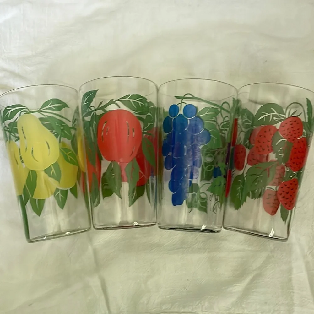 Vintage 8oz fruit glasses‎